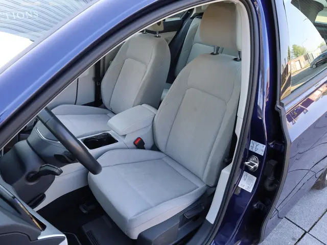 Volkswagen Golf 1.5 eTSI Life 2022 Benzine 6