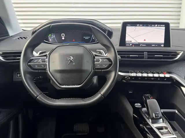 Peugeot 3008 1.2 PureTech Allure 2019 Benzine 2