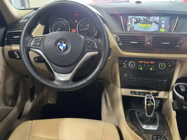 BMW X1 xDrive28i High Executive 2014 Benzine 7