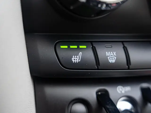 MINI Cooper Cabrio Aut. 2022 Benzine 32