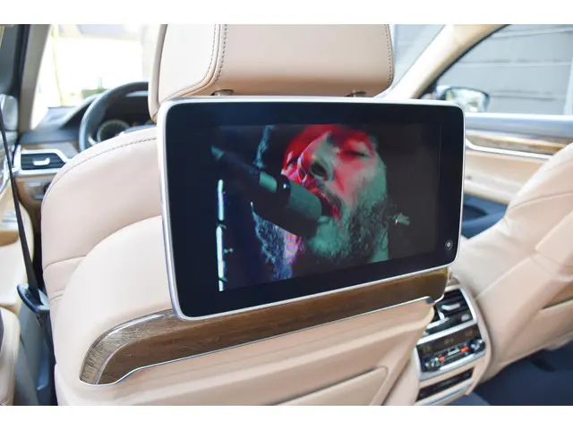 BMW 7 Serie 740Li High Executive 2015 Benzine 20