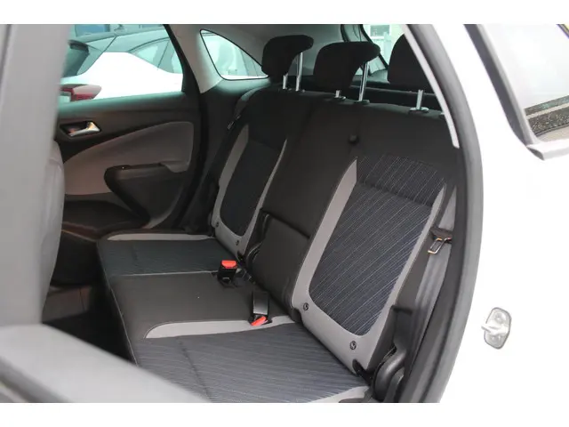 Opel Crossland X 1.2 Turbo 120 Jaar Edition 2019 Benzine 30