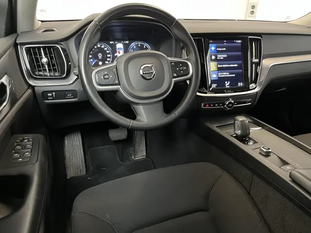 Volvo V60 2.0 B3 Momentum Advantage 2021 Benzine 21
