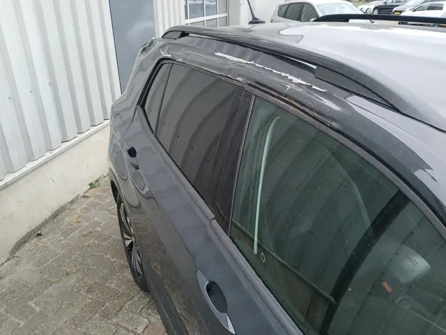Volkswagen T-Cross 1.0 TSI Life SCHADEAUTO!!! 2019 Benzine 32