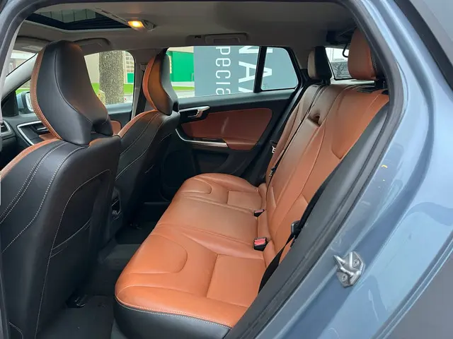 Volvo V60 T5 245pk Summum Automaat 2017 Benzine 7