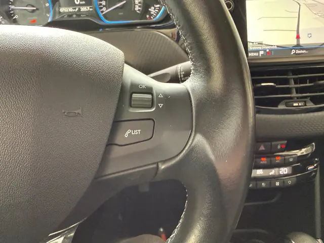 Peugeot 2008 1.2 PureTech Allure Automaat 2018 Benzine 13