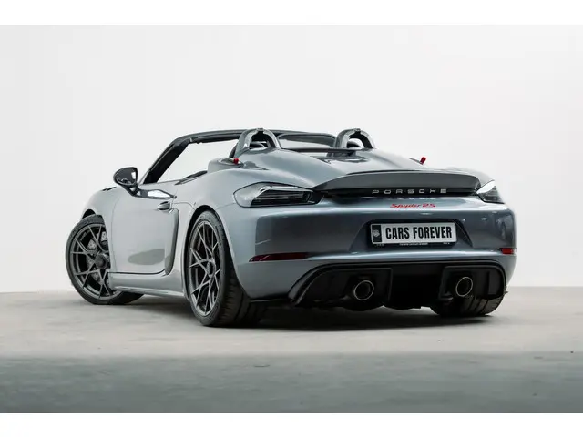 Porsche 718 Spyder RS 2024 Benzine 4