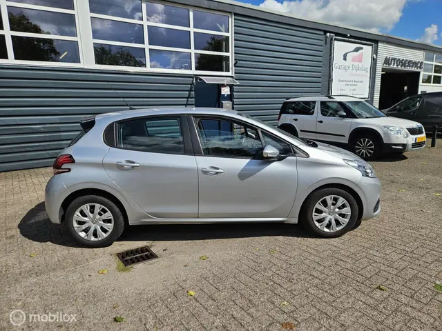 Peugeot 208 1.2 PureTech Active 2016 Benzine 8