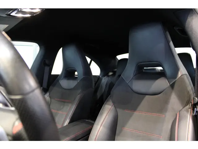 Mercedes-Benz CLA Coupé 180 Advantage 2019 Benzine 8