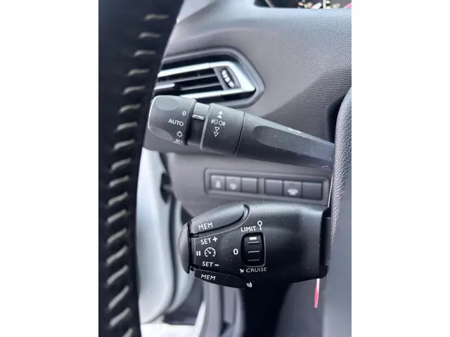 Peugeot 308 1.2 PureTech Allure Panoramdak! 2015 Benzine 26