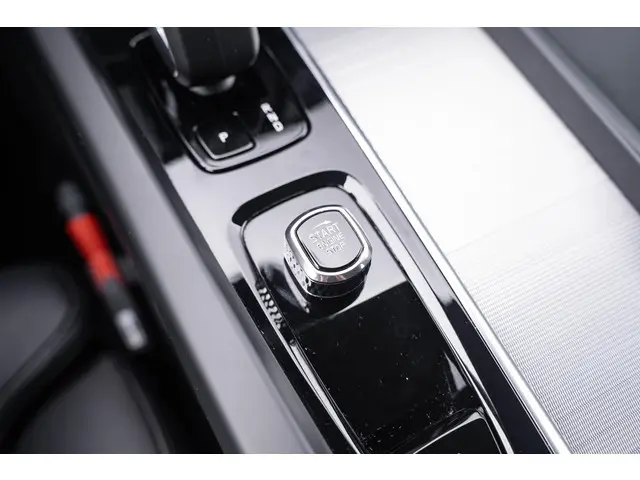 Volvo XC60 B5 Plus Dark 2023 Benzine 42