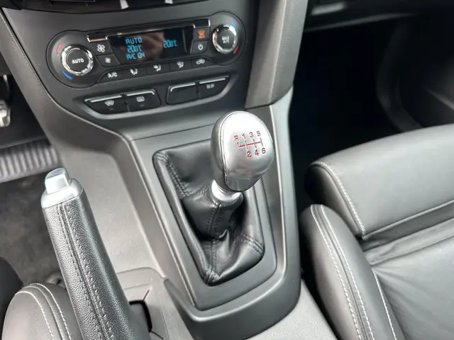 Ford Focus 2.0 EcoBoost 250PK ST-3 2014 Benzine 25