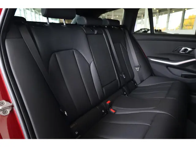 BMW 3 Serie Touring 330e 2025 Hybride Benzine 9