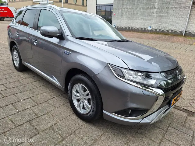 Mitsubishi Outlander 2.4 PHEV PURE 2020 Hybride Benzine 5
