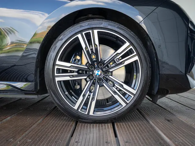BMW 7 Serie Sedan M760e xDrive 2023 Hybride Benzine 6