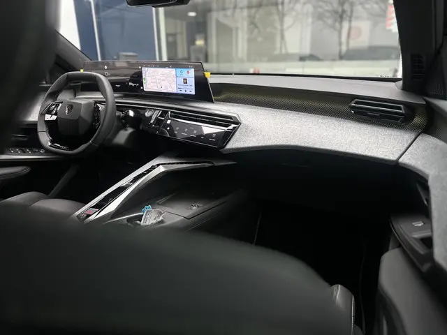 Peugeot 3008 1.2 Hybrid 145 GT 2026 Hybride Benzine 13