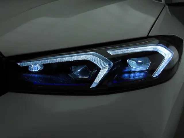 BMW 3 Serie Sedan 318i 2025 Benzine 43