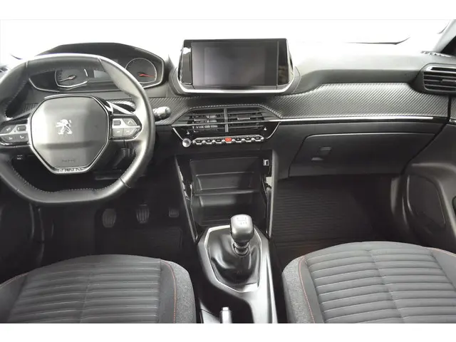Peugeot 2008 1.2 Puretech 130pk Active 2020 Benzine 23
