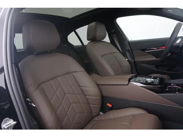 BMW i5 eDrive40 2025 Elektrisch 8