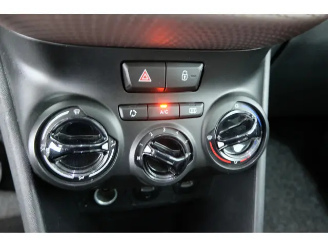 Peugeot 2008 1.2 VTi Active Pack Premium 2014 Benzine 11