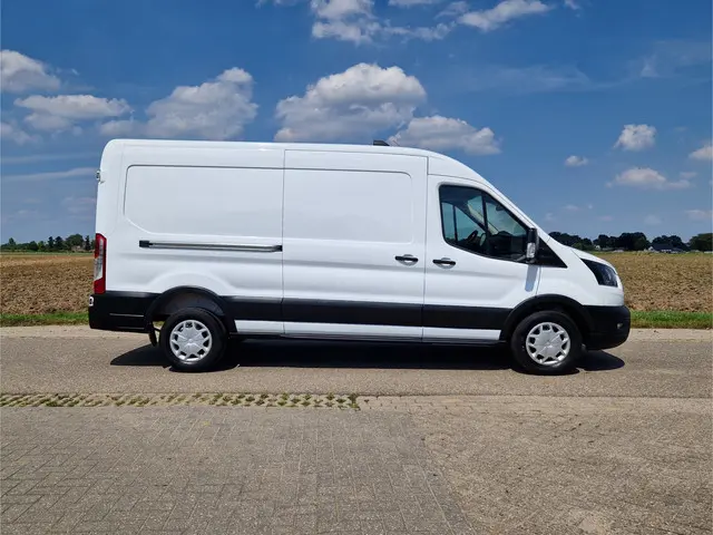 Ford Transit 350 2.0 TDCI L3H2 Trend 2022 Diesel 8