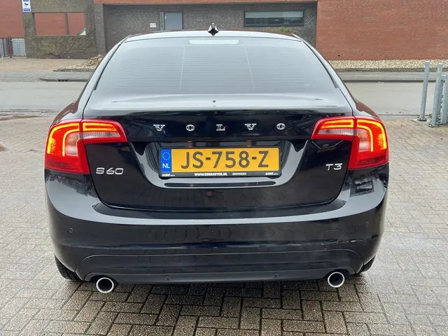 Volvo S60 1.5 T3 Automaat Nordic+ 2016 Benzine 4
