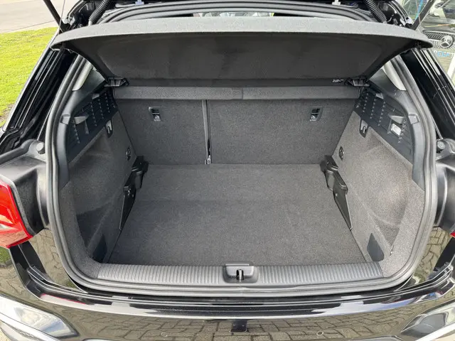 Audi Q2 35 TFSI S Edition 2024 Benzine 12
