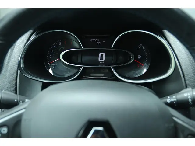 Renault Clio ESTATE 0.9 TCE INTENS GT-LINE 2017 Benzine 19