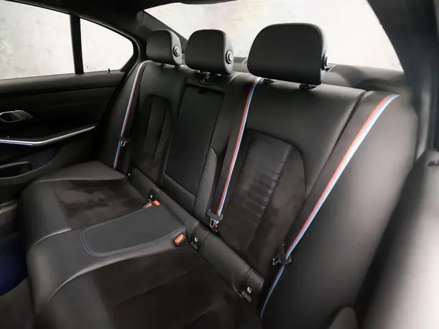 BMW 3 Serie 320i M Sport 2020 Benzine 14