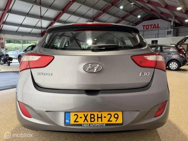 Hyundai i30 1.4 Clima/Cruise/Apk 2012 Benzine 10
