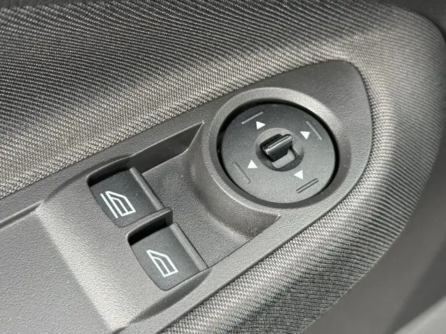 Ford C-MAX 1.0 Ambiente| Airco | Cruise | 2018 Benzine 19