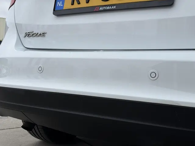 Ford Focus 1.0 Titanium Edition 2015 Benzine 29