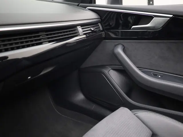 Audi A5 Cabriolet 35 TFSI/150PK S edition 2024 Benzine 52