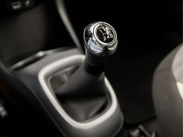 Toyota Aygo 1.0 VVT-i x-play 2019 Benzine 10