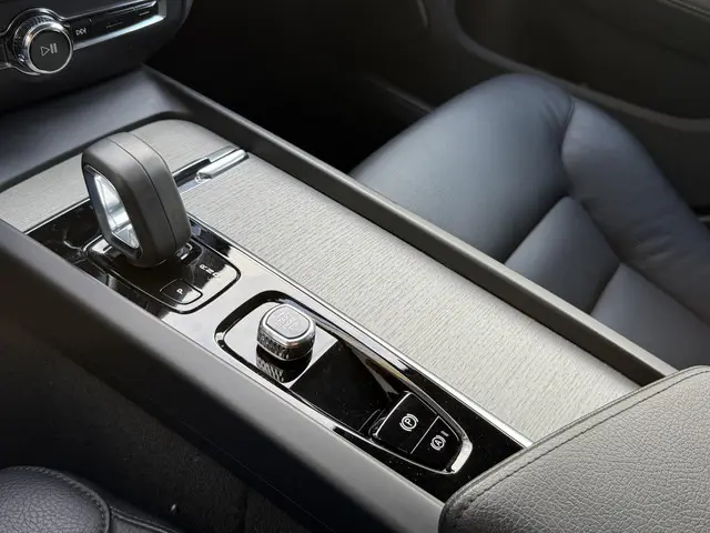 Volvo V60 Cross Country 2.0 B5 AWD 2022 Benzine 29