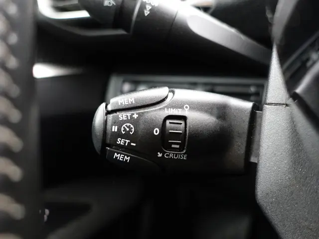 Peugeot 3008 1.2 PureTech GT Premium- 2020 Benzine 19