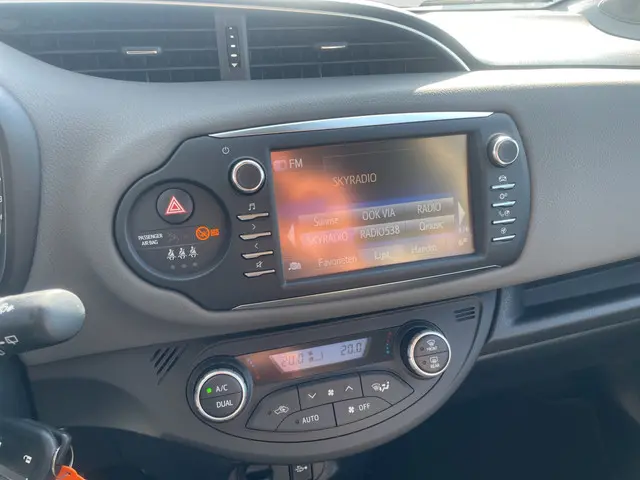 Toyota Yaris 1.5 Hybrid Aspiration 2017 Hybride Benzine 16