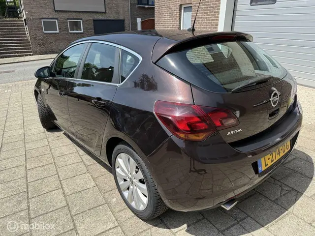 Opel Astra 1.4 Turbo Edition 2012 Benzine 3