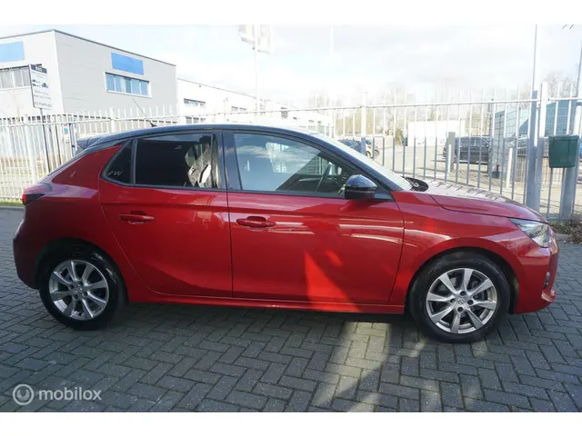 Opel Corsa 1.2 GS Line ( WEINIG KM! ) 2019 Benzine 17