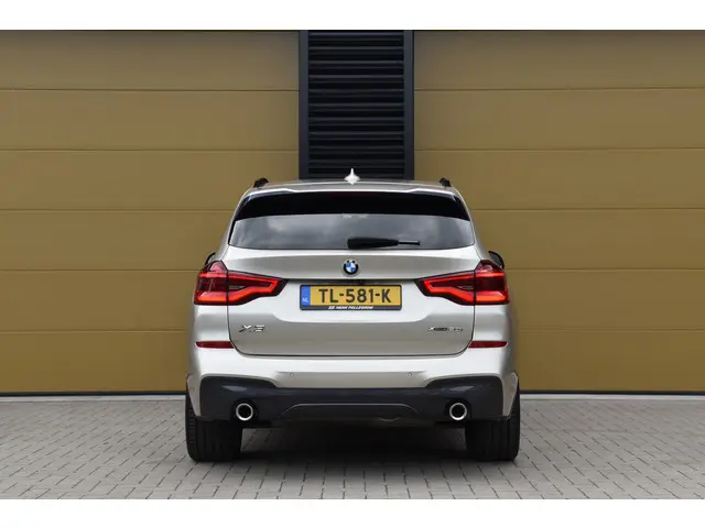 BMW X3 xDrive20i High Executive 2018 Benzine 8