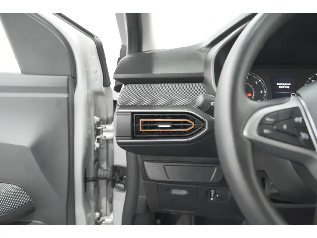 Dacia Sandero Stepway TCe 90 Expression 2023 Benzine 38