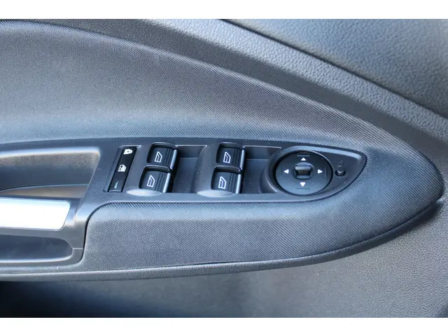 Ford C-MAX 1.0 Titanium 2017 Benzine 11