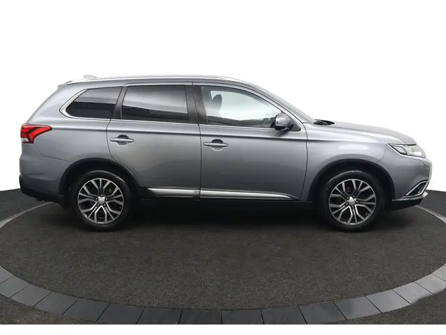 Mitsubishi Outlander 2.0 Executive Edition 2017 Benzine 13
