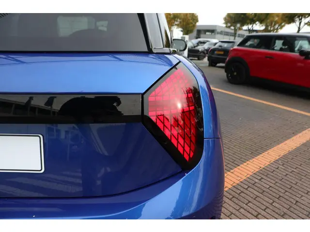 MINI Cooper Cabrio E 2025 Benzine 23