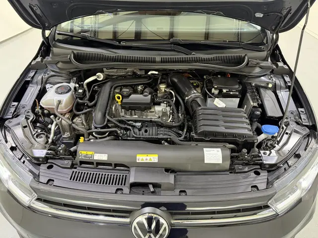 Volkswagen Polo VI HB 1.0 TSI Life 2023 Benzine 18