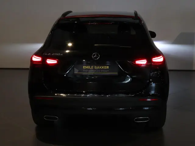 Mercedes-Benz GLA 250 e AMG Line 2024 Hybride Benzine 46