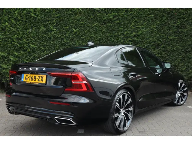 Volvo S60 2.0 T4 R-Design 2020 Benzine 2