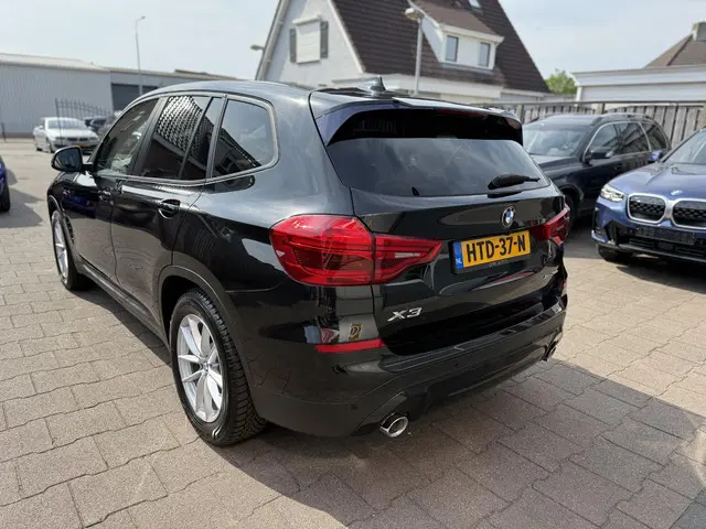 BMW X3 xDrive30e Executive 2021 Hybride Benzine 7