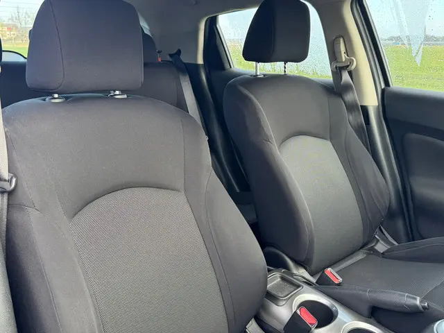 Nissan Juke 1.6 Acenta AUTOMAAT NIET 100 2013 Benzine 13
