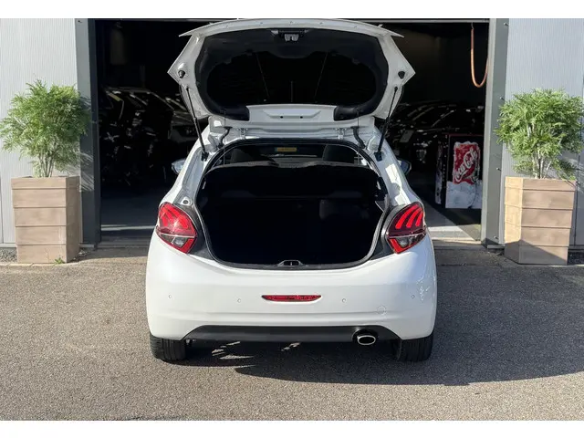 Peugeot 208 1.2 PureTech GT-Line 2019 Benzine 8